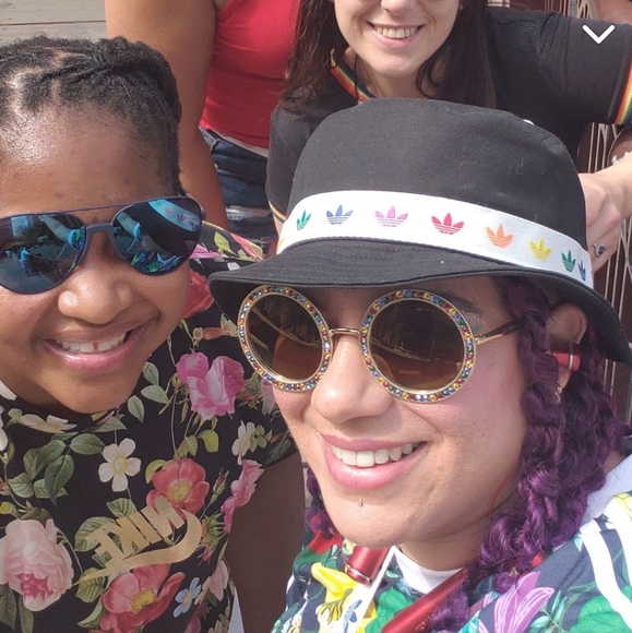 Meet your Posher, Stacy - Picture 4 of 4